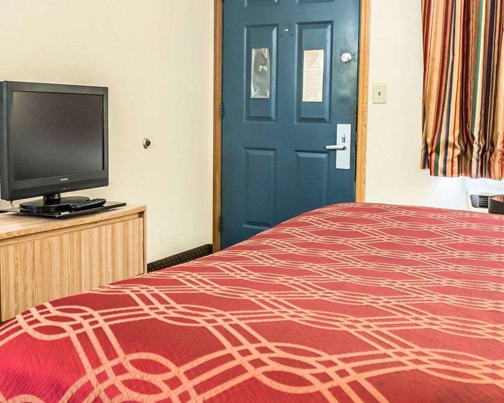 Econo Lodge Waynesburg Room photo