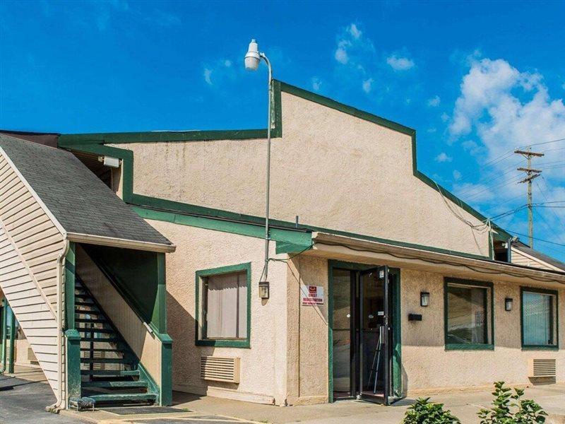 Econo Lodge Waynesburg Exterior photo