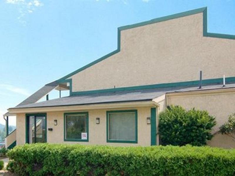 Econo Lodge Waynesburg Exterior photo